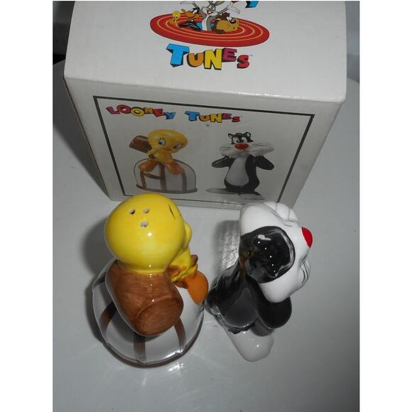 Vintage Ceramic Tweety Bird Sylvester Salt Pepper Shaker Set 1993 Looney Tunes - Picture 5 of 9
